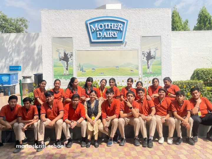 Manaskriti School students visiting Mother Dairy during an industrial learning visit
